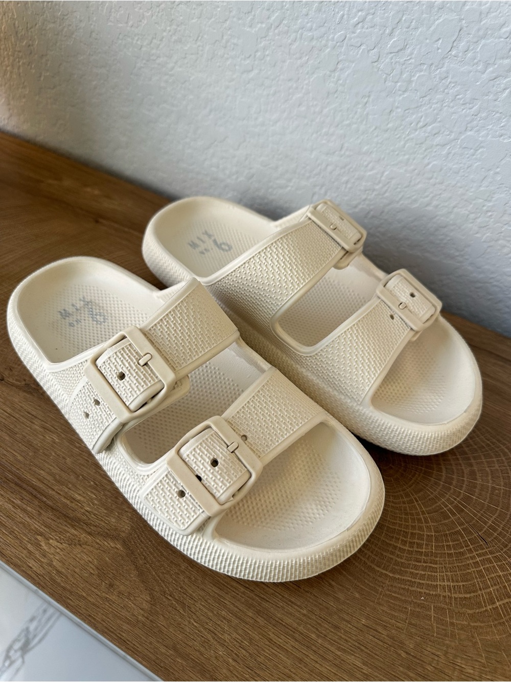 Women Cream Two-Strap Slide Sandals - SIZE 8 - never used